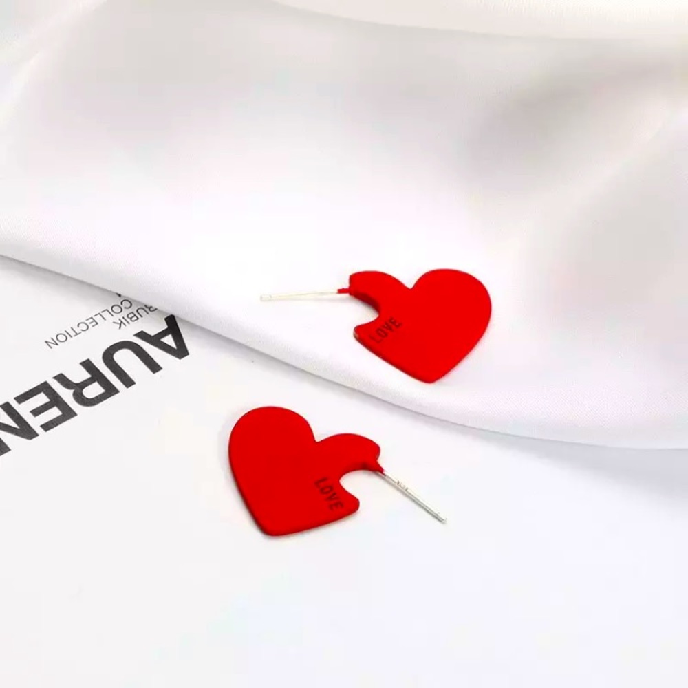 “Hopeful Romantic” Heart Cutout Love Stud Earrings - Picture 5 of 9